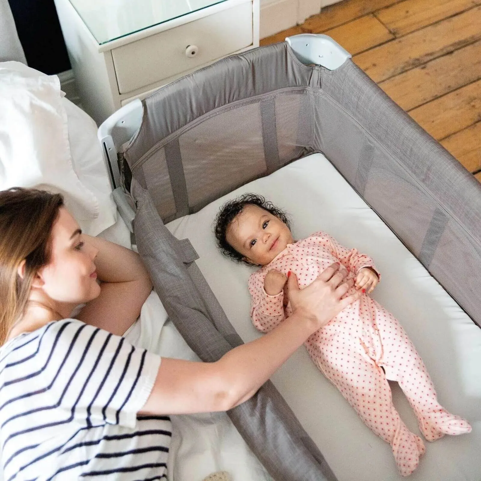 Joie Kubbie Sleep Bedside Travel Cot - Foggy Grey