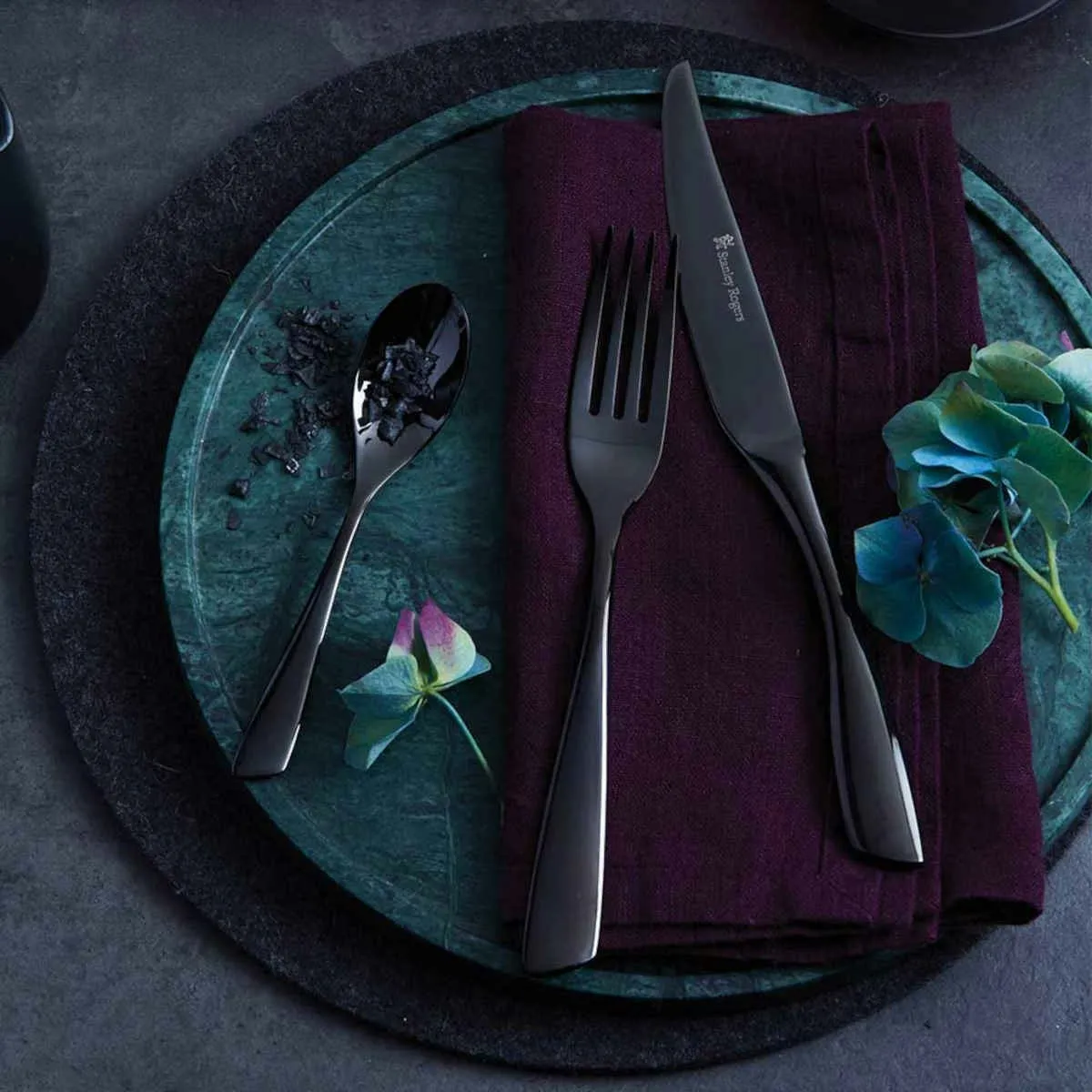 Stanley Rogers Soho Onyx 24pc Cutlery Set